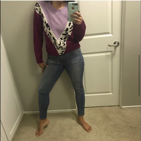 LAST 1️⃣Grey Leopard V- Two Tone Knit Sweater - Picture 2 of 5